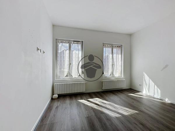 Vente                                                      Maison
                        
                     4 pièces                      88 m2                     à Saint-Quentin