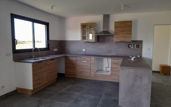 Maison à louer    4 pièces •  Saint-Christophe