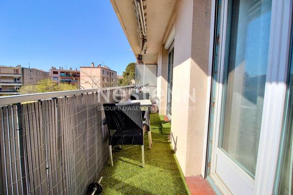 Appartement de type 3 d'environ 57m² avec deux balcons - Résidence fermée