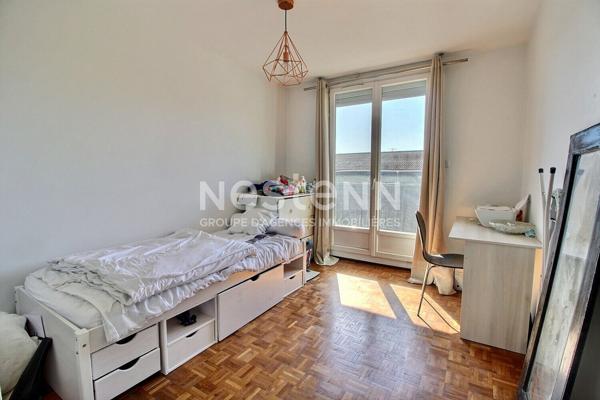 Appartement de type 3 d'environ 57m² avec deux balcons - Résidence fermée