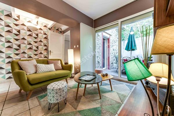 Maison en pierre rénovée, garage, terrasses et T2 indépendant