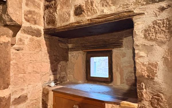 Maison à vendre    4 pièces •  Clairvaux-d'Aveyron