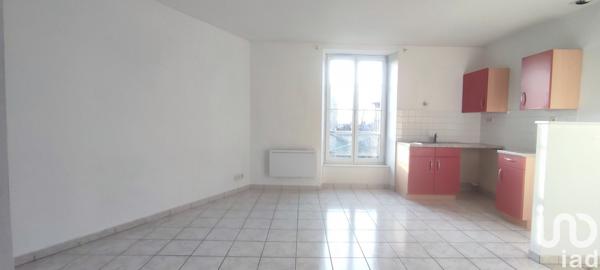 Appartement 3 pièces de 53 m² à Fougères (35300)