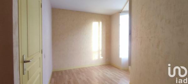 Appartement 3 pièces de 53 m² à Fougères (35300)