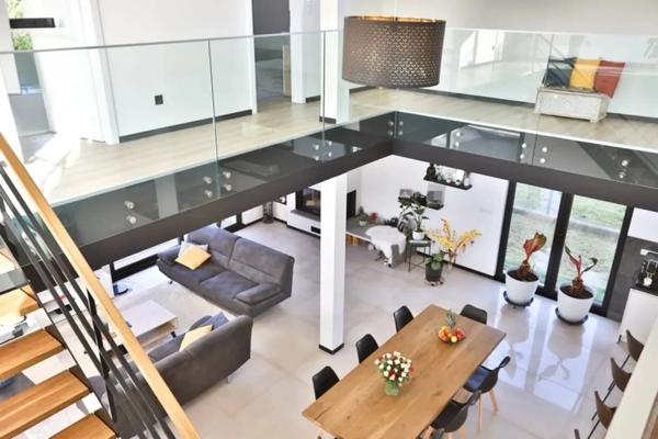 Élégance contemporaine aux portes de la Suisse – Maison d’architecte de 348 m² avec piscine et pool house, cuisine extérieure