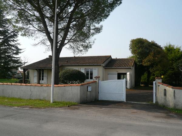 ⚜ MAISON à VENDRE de Plain-pied - GENSAC LA PALLUE ⚜