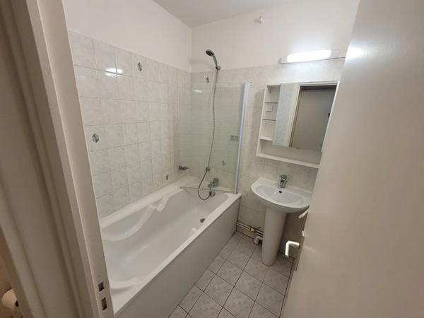 Appartement à vendre 3 pièces 57m² Saint-Amand-les-Eaux (59230)