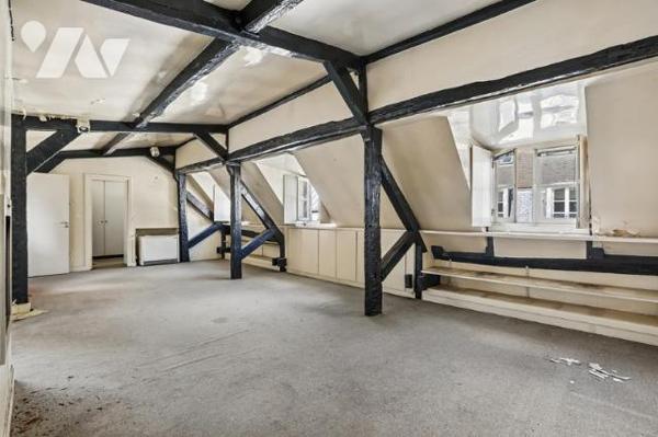 A VENDRE PAR NOTAIRE – Rue Villehardouin