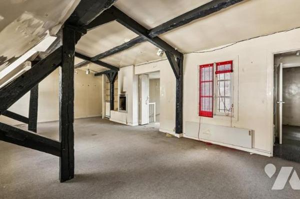 A VENDRE PAR NOTAIRE – Rue Villehardouin