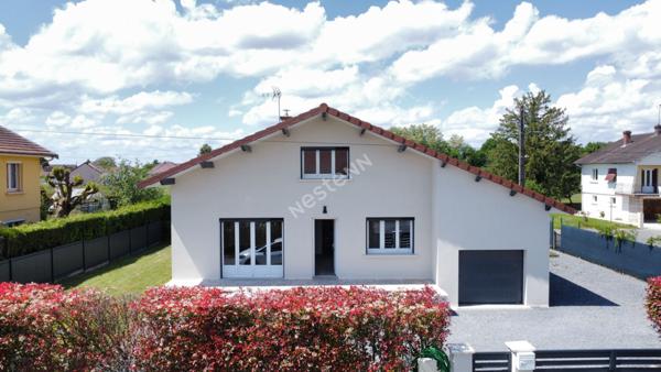 Maison rénovée de 3 chambres située entre CHALON-SUR-SAONE et LONS-LE-SAUNIER proche LOUHANS et ses 157 arcades à 25 minutes de l'autoroute A39 et 30 minutes de l'A6