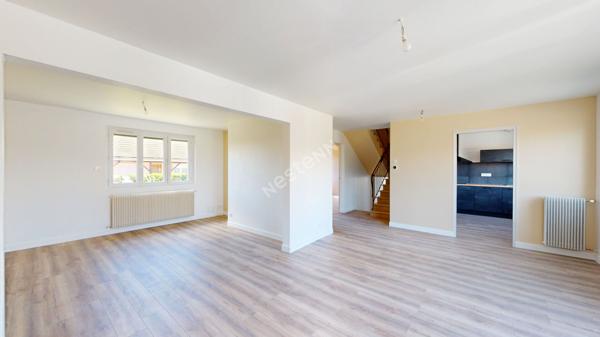 Maison rénovée de 3 chambres située entre CHALON-SUR-SAONE et LONS-LE-SAUNIER proche LOUHANS et ses 157 arcades à 25 minutes de l'autoroute A39 et 30 minutes de l'A6