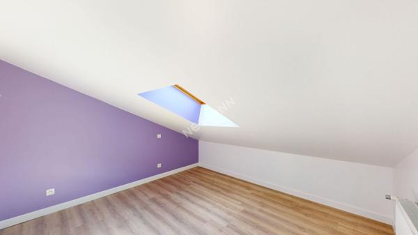 Maison rénovée de 3 chambres située entre CHALON-SUR-SAONE et LONS-LE-SAUNIER proche LOUHANS et ses 157 arcades à 25 minutes de l'autoroute A39 et 30 minutes de l'A6