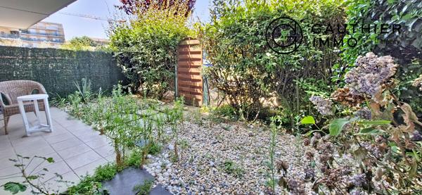 Appartement
         2 pièces
        - 45 m² 230 000 € *