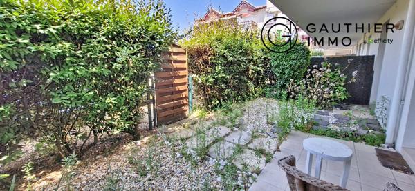Appartement
         2 pièces
        - 45 m² 230 000 € *