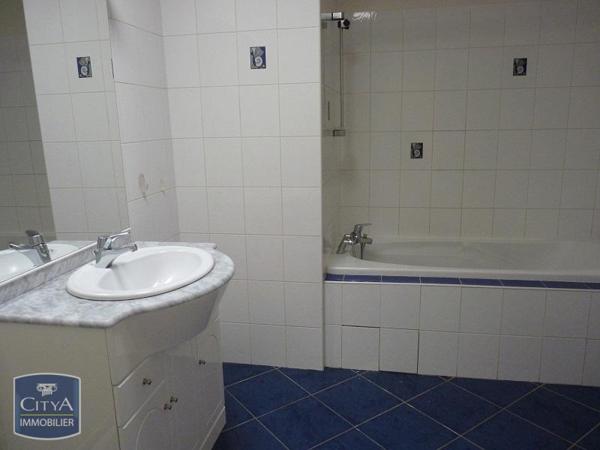 Appartement à louer 4 pièces 102.21m²