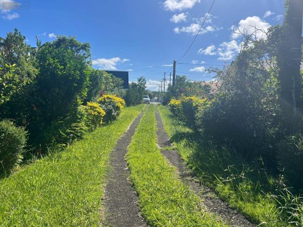 Villa à vendre à Saint-André à la Réunion (97440), ref : 97405/136   
Petit bazar