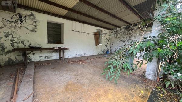 Villa à vendre à Saint-André à la Réunion (97440), ref : 97405/136   
Petit bazar