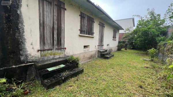 Villa à vendre à Saint-André à la Réunion (97440), ref : 97405/136   
Petit bazar