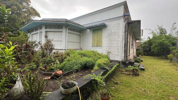 Villa à vendre à Saint-André à la Réunion (97440), ref : 97405/136   
Petit bazar