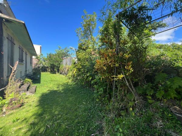 Villa à vendre à Saint-André à la Réunion (97440), ref : 97405/136   
Petit bazar