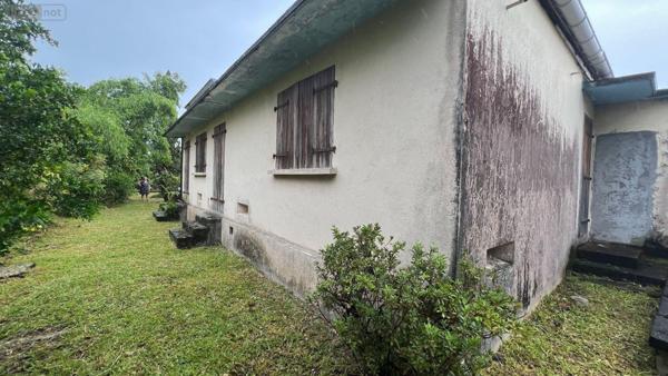 Villa à vendre à Saint-André à la Réunion (97440), ref : 97405/136   
Petit bazar