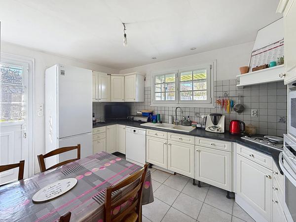 Maison à vendre - 10min Angers EST - Coeur de bourg Sarrigné