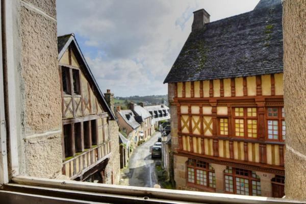 Immeuble d'habitation  et commerce de 177 m2 en centre ville