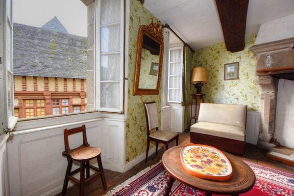 Immeuble d'habitation  et commerce de 177 m2 en centre ville