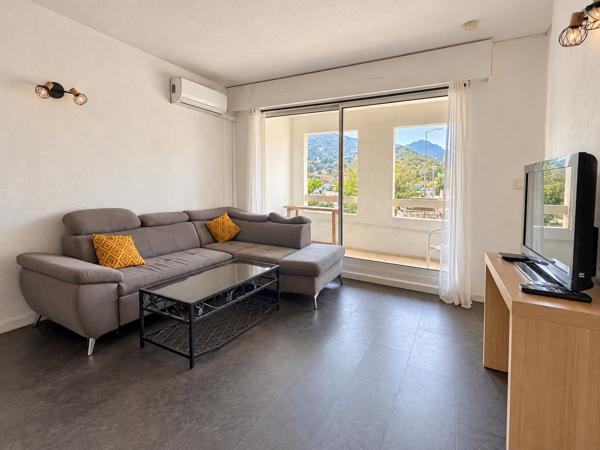 Appartement
         2 pièces
        - 43 m² Exclusivité 205 000 €*