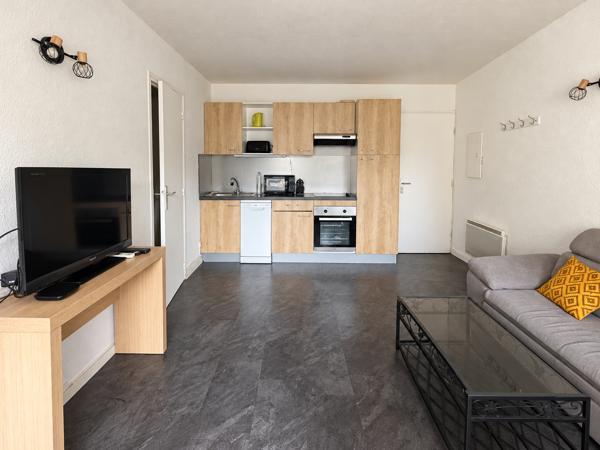 Appartement
         2 pièces
        - 43 m² Exclusivité 205 000 €*