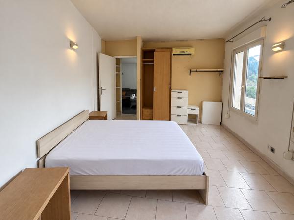 Appartement
         2 pièces
        - 43 m² Exclusivité 205 000 €*