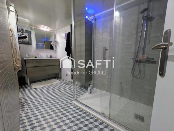 MAISON EN PIERRES avec VUE DÉGAGÉE avec DÉPENDANCE et JARDIN au CALME