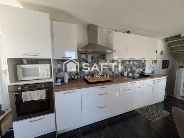 MAISON EN PIERRES avec VUE DÉGAGÉE avec DÉPENDANCE et JARDIN au CALME