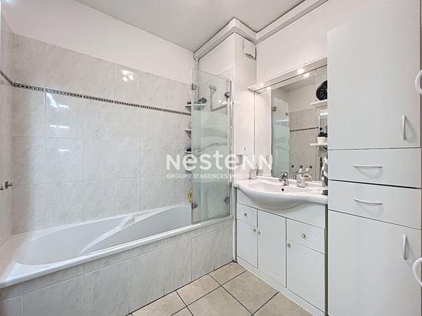 VALLAURIS - 5 pièces - 102m² - 2 Garages fermés - Dernier étage - SUD