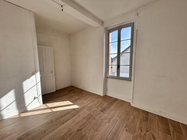 Appartement à vendre 70 000 € Aureilhan 5 p 105 m² DPE F