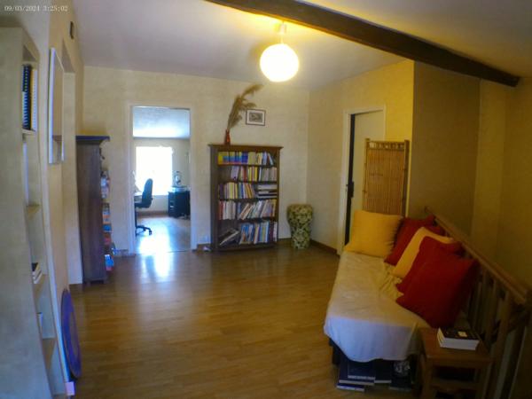 CHATEAUBERNARD A Vendre Maison 8 Pièces avec Studio 2 Pièces