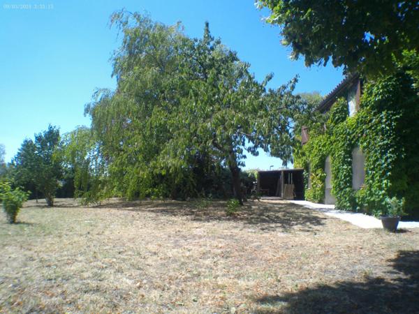 CHATEAUBERNARD A Vendre Maison 8 Pièces avec Studio 2 Pièces