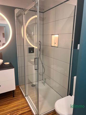 DEMEURE ANCIENNE DE 180 M2 AVEC SON STUDIO. RENOVEE EN 2022 SUR UN TERRAIN CLOS DE 300 M2 .AU COEUR DE LA ROCH La Rochelle (17000)