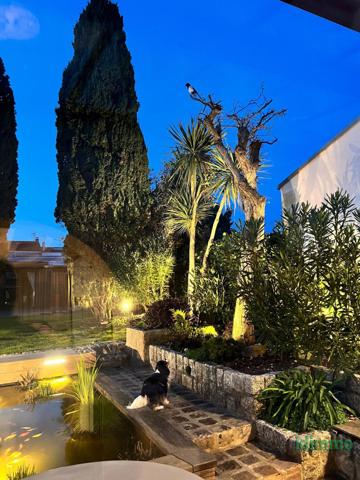 DEMEURE ANCIENNE DE 180 M2 AVEC SON STUDIO. RENOVEE EN 2022 SUR UN TERRAIN CLOS DE 300 M2 .AU COEUR DE LA ROCH La Rochelle (17000)