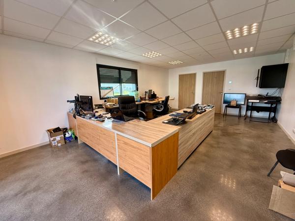 Local/bureau à louer TIERCE (49)