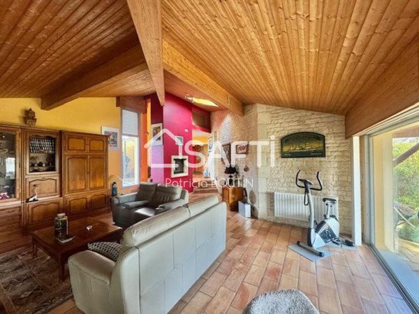 MAGNIFIQUE MAISON D'ARCHITECTE 3 CHAMBRES 1 BUREAU ET GARAGE A NIORT !