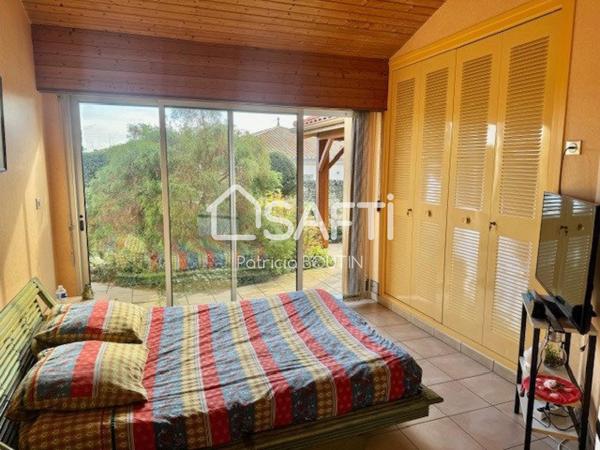 MAGNIFIQUE MAISON D'ARCHITECTE 3 CHAMBRES 1 BUREAU ET GARAGE A NIORT !