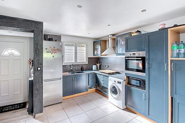 EXCLUSIVITÉ A VENDRE Appartement d'environ 60m² avec 2 chambres, terrasse 45m2