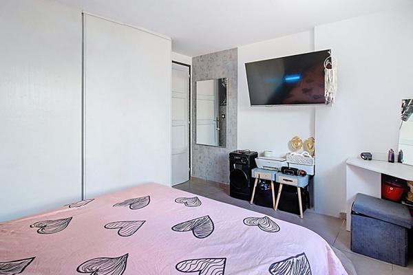 EXCLUSIVITÉ A VENDRE Appartement d'environ 60m² avec 2 chambres, terrasse 45m2