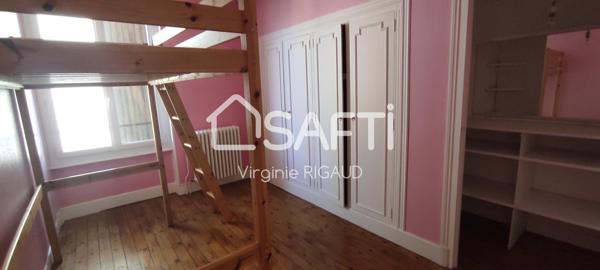 Belle maison ancienne rénovée avec 5 chambres.