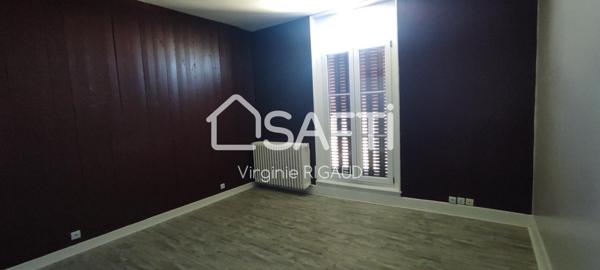 Belle maison ancienne rénovée avec 5 chambres.