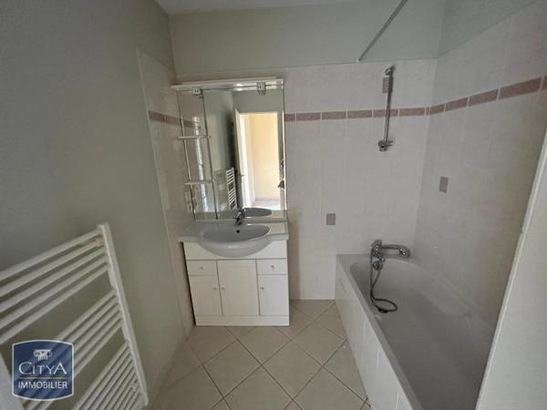 Appartement à louer 3 pièces 68.31m² Châteauroux (36000)