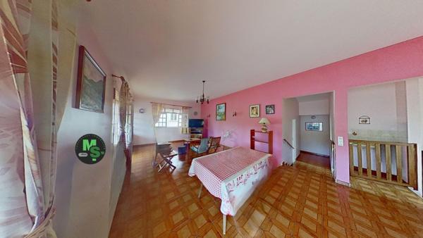 Maison 7 pièces - 216 m²