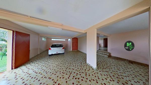 Maison 7 pièces - 216 m²