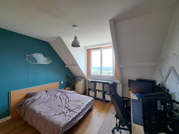 A VENDRE- GRANDE MAISON FAMILIALE A LA FLECHE